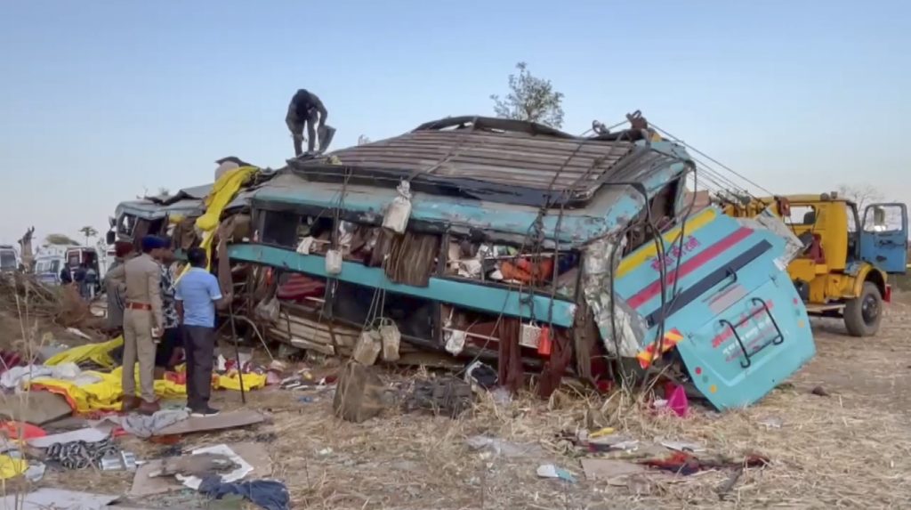 5 killed as bus carrying pilgrims falls into gorge - The Meghalayan Express