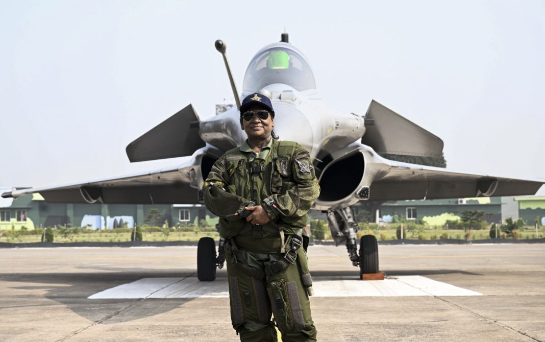 President Murmu takes sortie in Rafale fighter jet