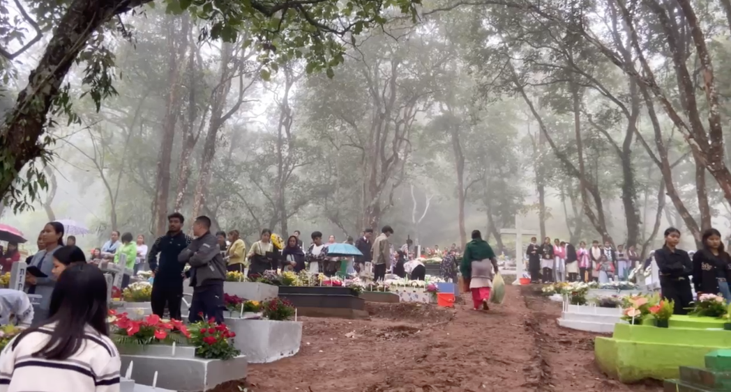 Catholics pay tributes to the departed on All Souls’ Day