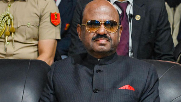 Bengal guv honoured with ‘Malayala Ratna’ award