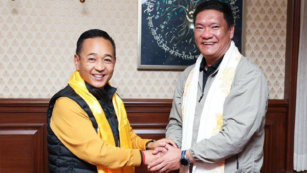 Arunachal Pradesh CM calls on his Sikkim counterpart in Gangtok
