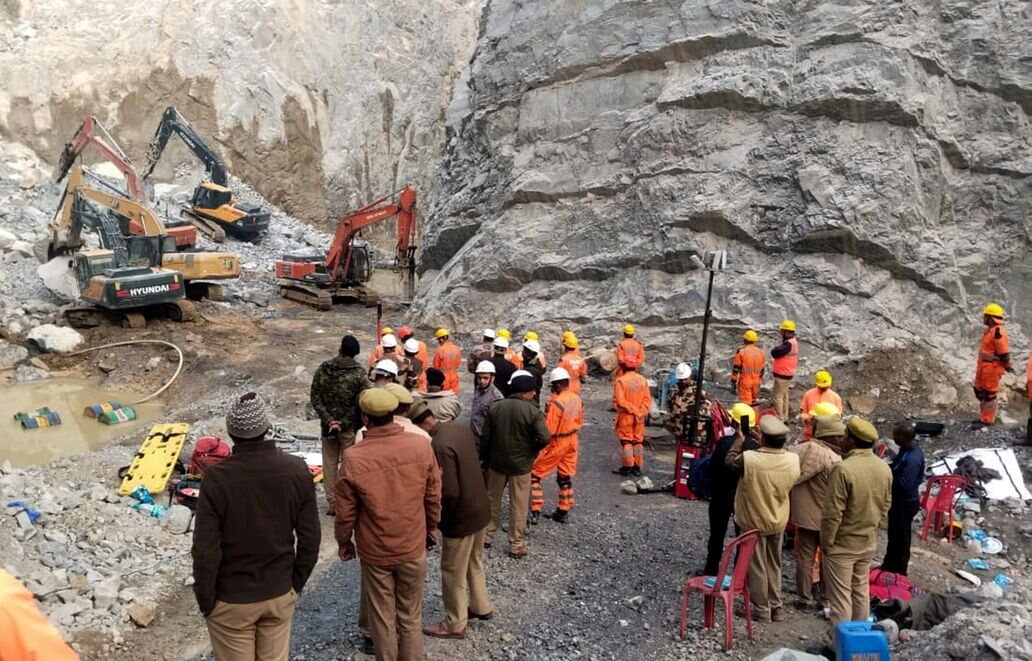 Labourer killed in Sonbhadra stone quarry collapse; around ‘dozen’ remain trapped