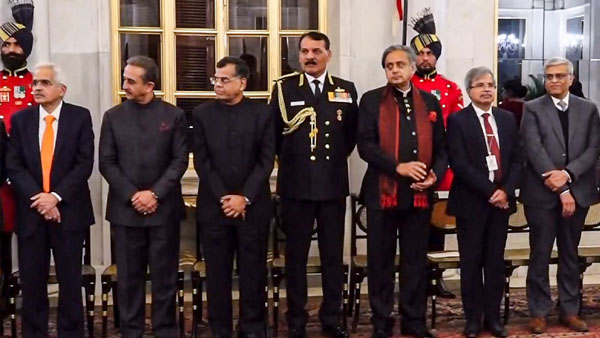 ‘Warm and engaging atmosphere reigned’, Shashi Tharoor on Putin banquet