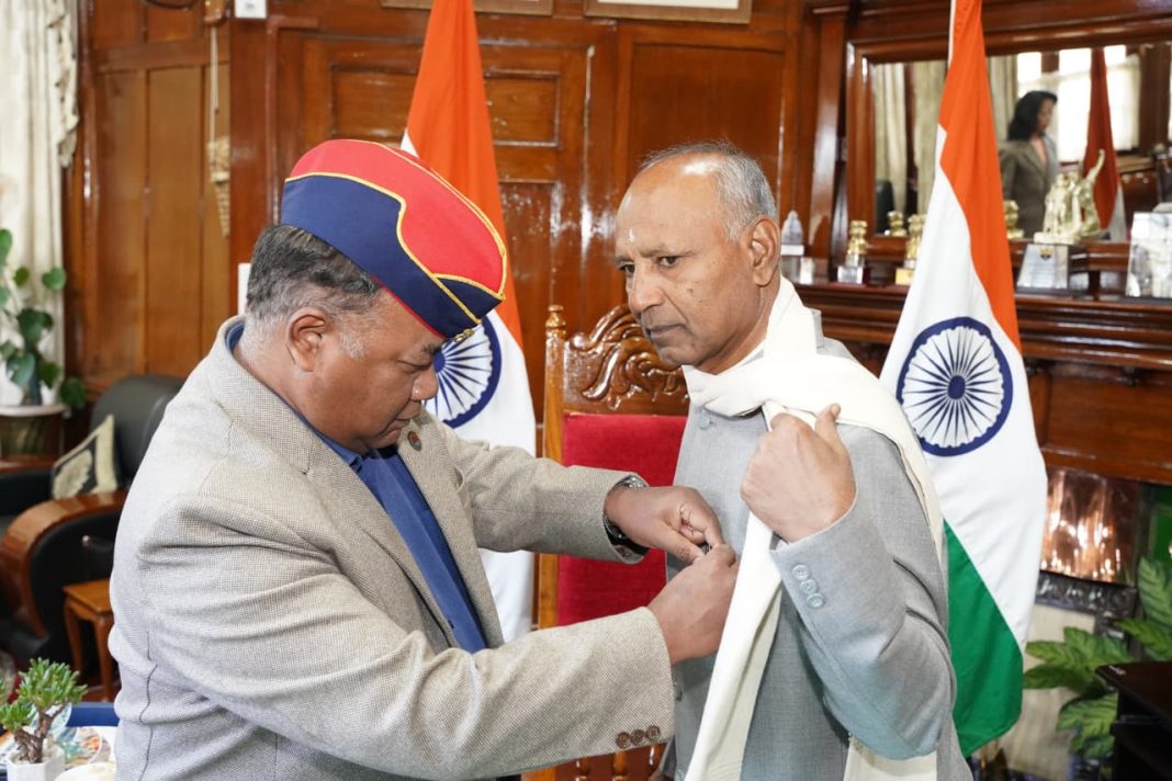 Sainik Welfare director calls on Governor on Armed Forces flag day