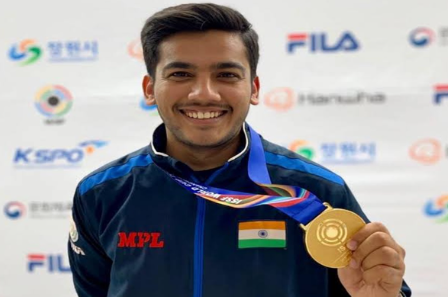 Aishwary Tomar wins 3P silver on World Cup Final debut