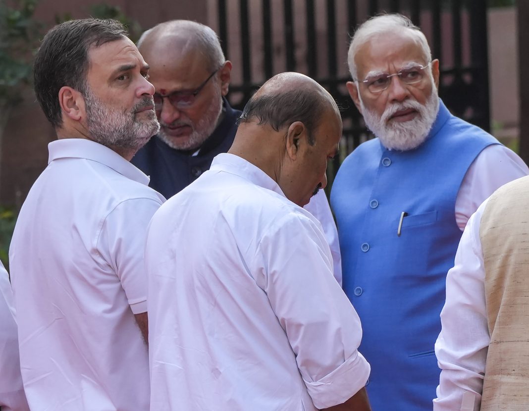 Interaction between PM Modi, Rahul Gandhi draws attention at commemoration event for Mahatma Phule