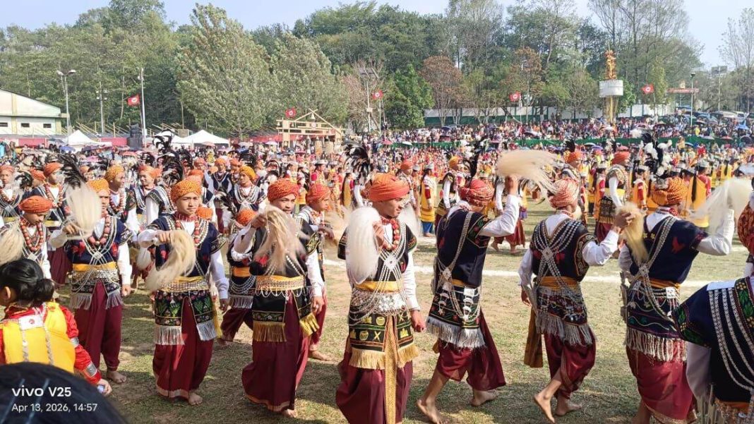 Thousands take part in Shad Suk Mynsiem festival