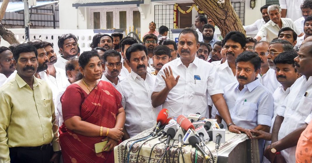 AIADMK factions patch up, withdraw MLAs disqualification pleas