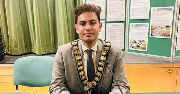 23-yr-old elected youngest Indian-origin mayor of British town