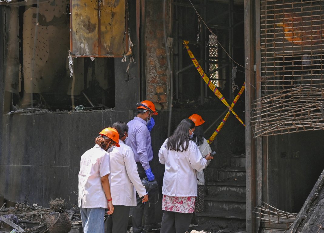 21 killed in south Delhi hotel fire