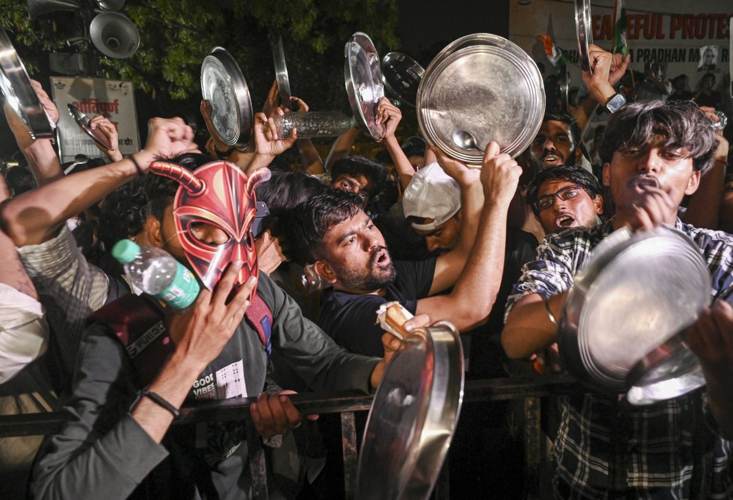 Dipke, CJP supporters continue sit-in overnight at Jantar Mantar, urge people to join protest