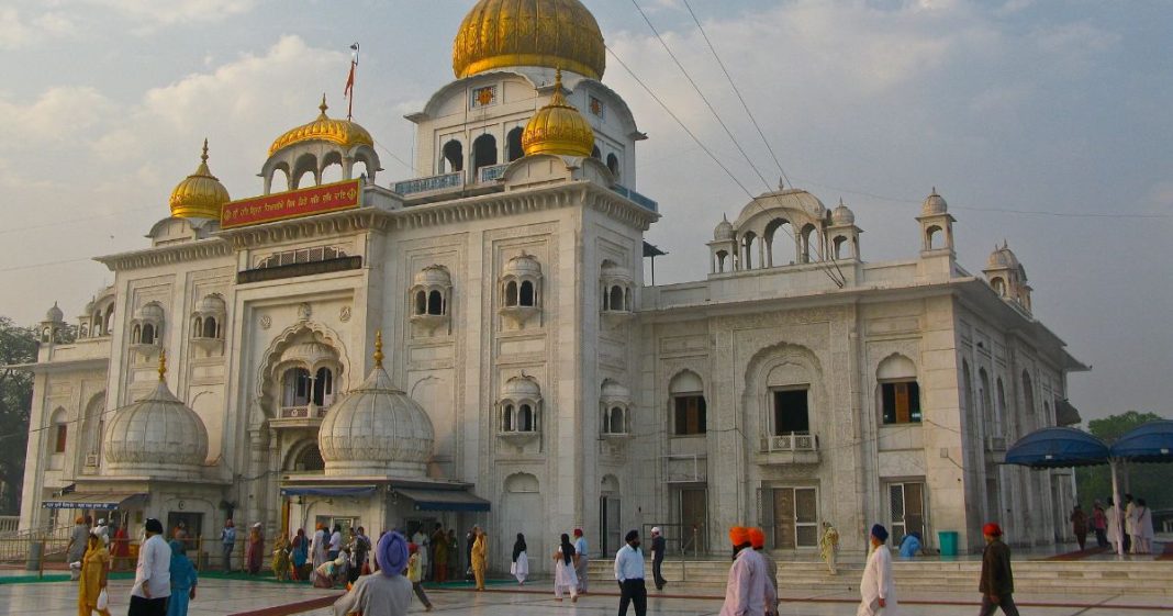 Delhi: Woman held for stealing gold mangalsutra from devotee at Gurdwara Bangla Sahib