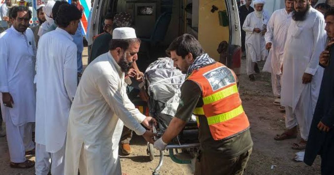 7 killed, 3 injured in twin blasts in northwest Pakistan