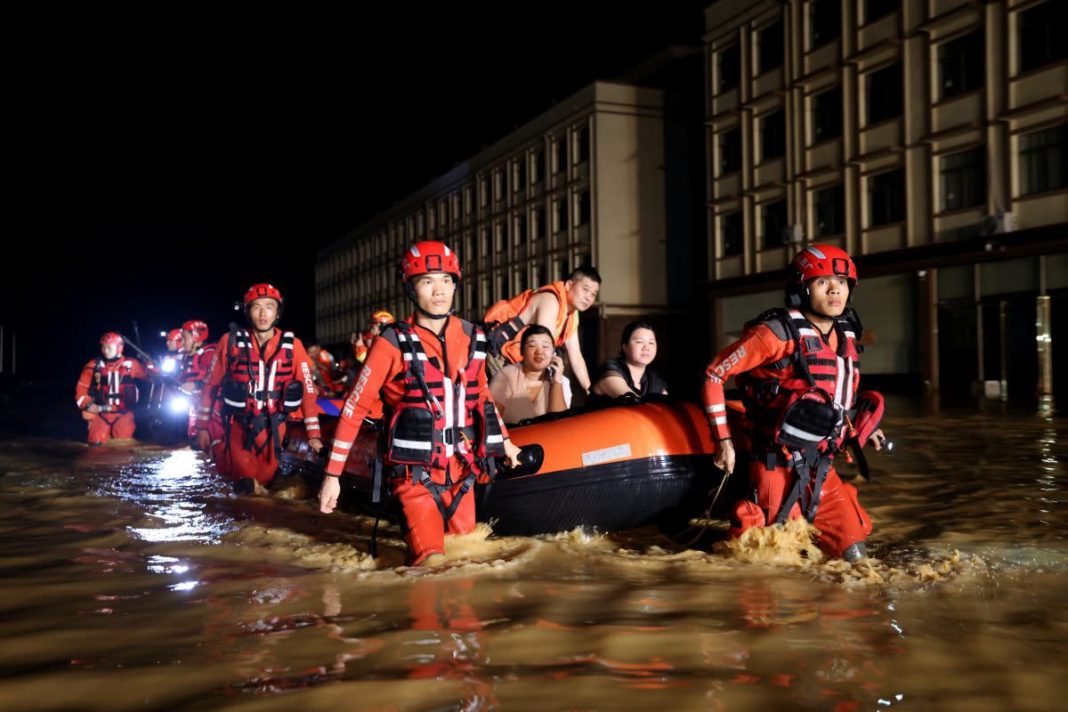 Flooding in southern China kills 39