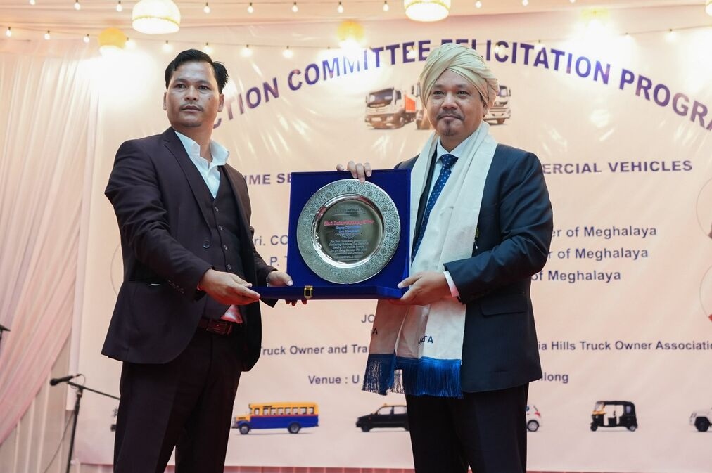 CM felicitated for OTS Scheme benefiting 16,000 truckers