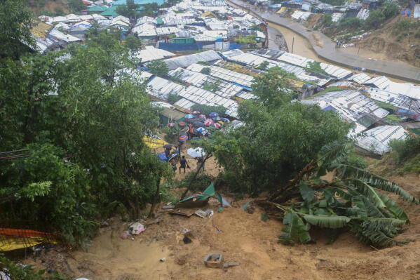 5 children die in monsoon landslide at Rohingya camp in Bangladesh