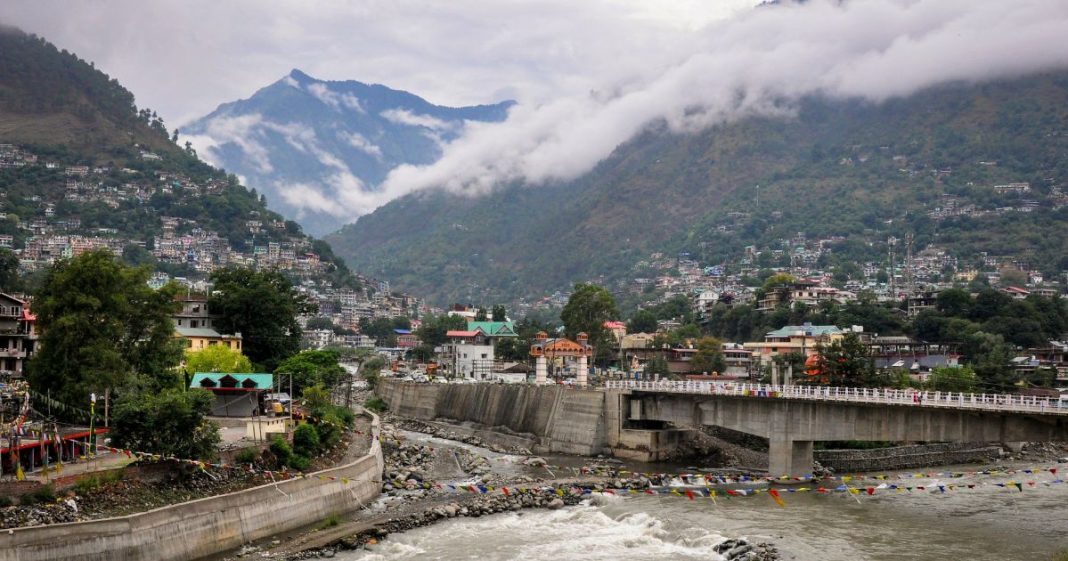 Himachal rivers and streams in spate due to heavy rains; several roads in Nahan closed