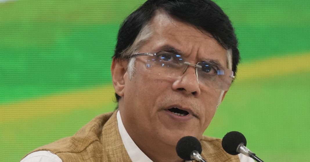 Commerce Minister Piyush Goyal must clarify: Cong slams govt on US bill for 100-pc tariffs on India