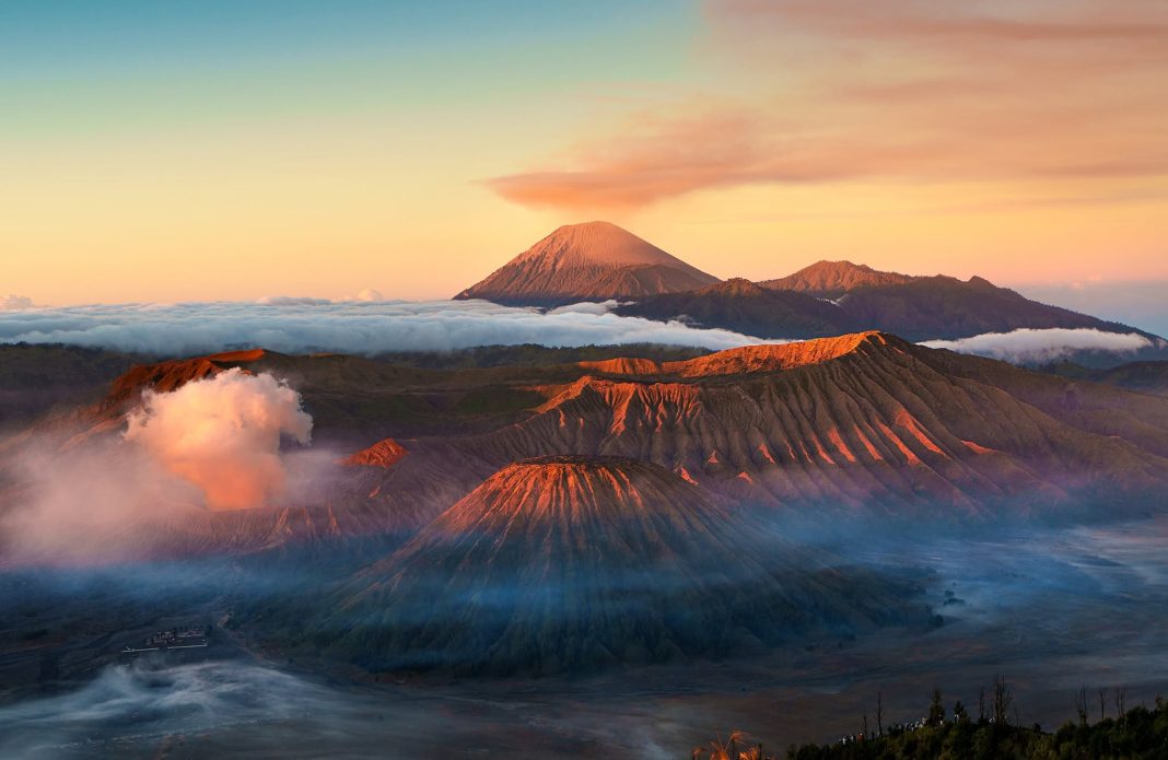Fire burns 60 hectares in Indonesia’s Mt Bromo National Park