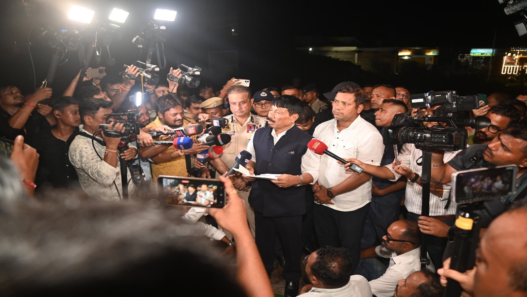 Assam groups lift blockade after minister-level talks