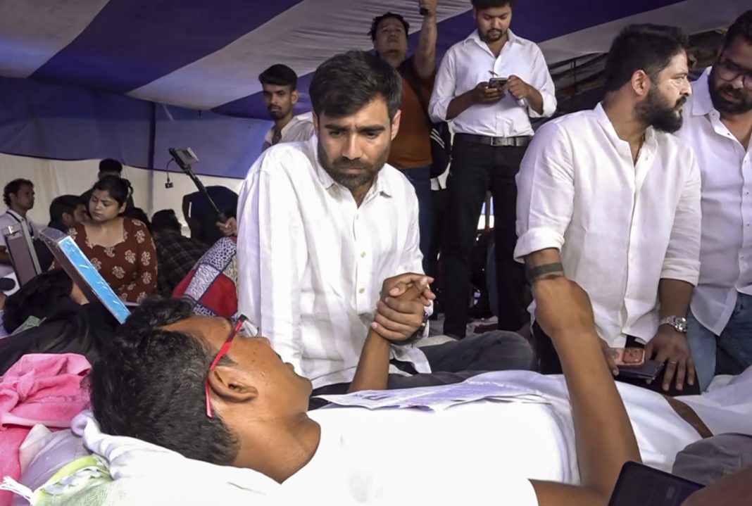 Jharkhand exam irregularities protest enters 13th day with six on fast; issue to rock Assembly