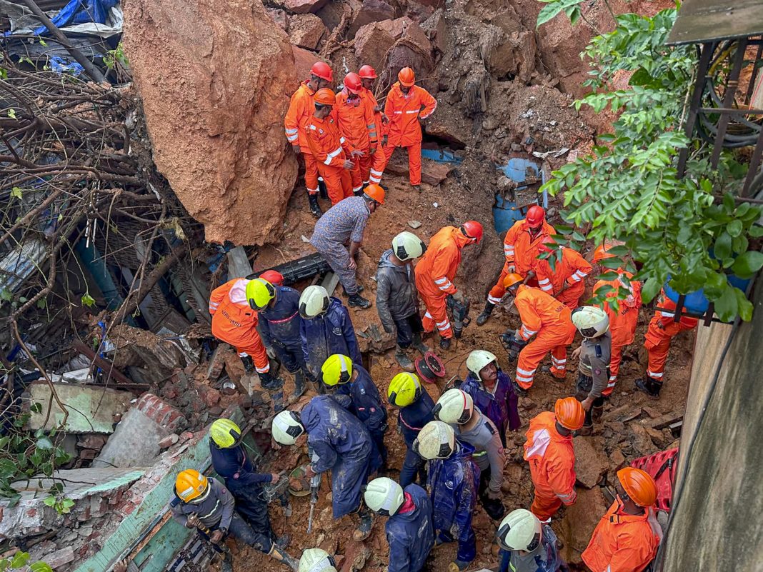 7 dead as landslide hits houses in Mumbai