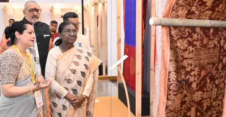 Reach of handloom products in global mkts can be expanded through e-commplatforms: President