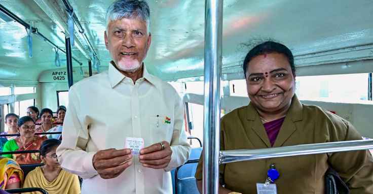 CM Naidu hands over Rs 250 cr compensation to Veligonda project evacuees