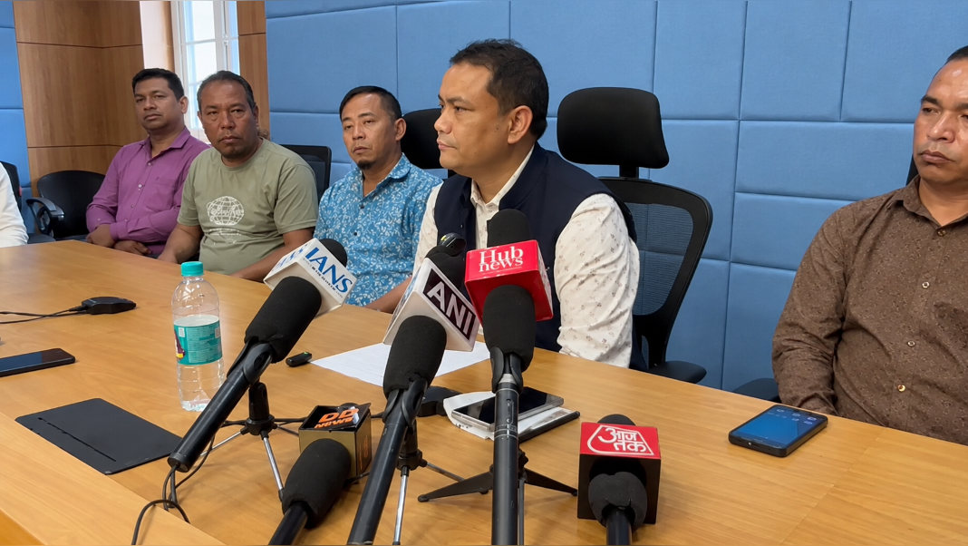 Meghalaya cabs agree to enter Assam till Sept 10