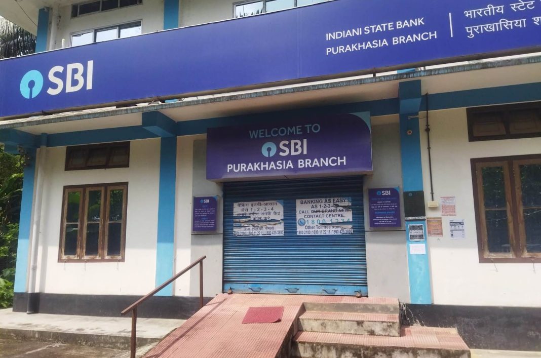 Pressure groups force bank closure on ‘sacred’ Sunday