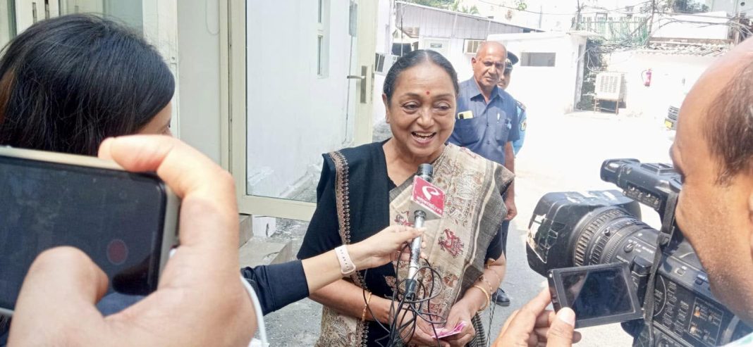 Ex-speaker Meira Kumar to chair CEC’s ‘public impeachment’