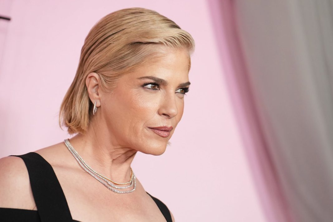 Selma Blair arrested after alleged assault on flight, charged with kicking officer and nurse