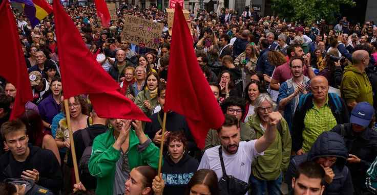 Spanish protesters march on Parliament as emergency housing decrees are set to be rejected