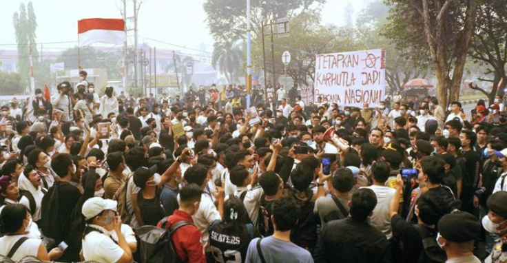 Southeast Asia’s worst haze in over a decade sparks student protests