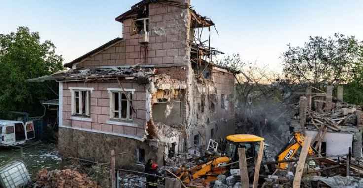Russia strikes Kyiv’s northern bridge in a new tactic to disrupt life in Ukrainian capital