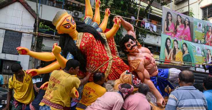 Bengal: Devotees offer ‘tarpan’ to ancestors on Mahalaya; Shah, Suvendu greet people