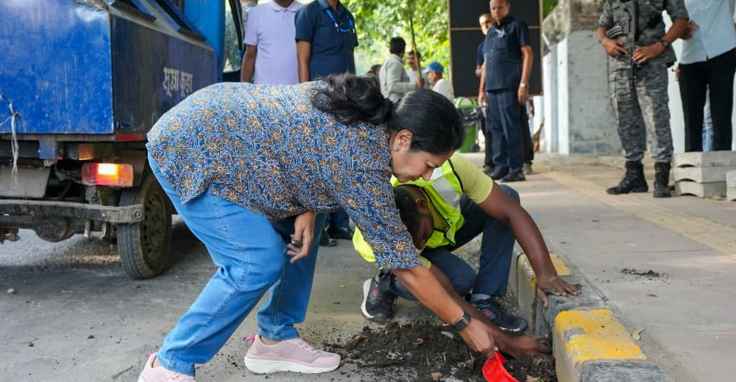 CM Gupta launches ‘Swachhata Hi Seva’ campaign at Delhi University